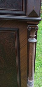 vertiko-mit-saeulen-um-1890.5