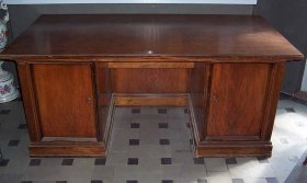 schreibtisch-um-1920-nussbaum.1