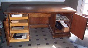 schreibtisch-um-1920-nussbaum.2