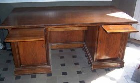 schreibtisch-um-1920-nussbaum.4