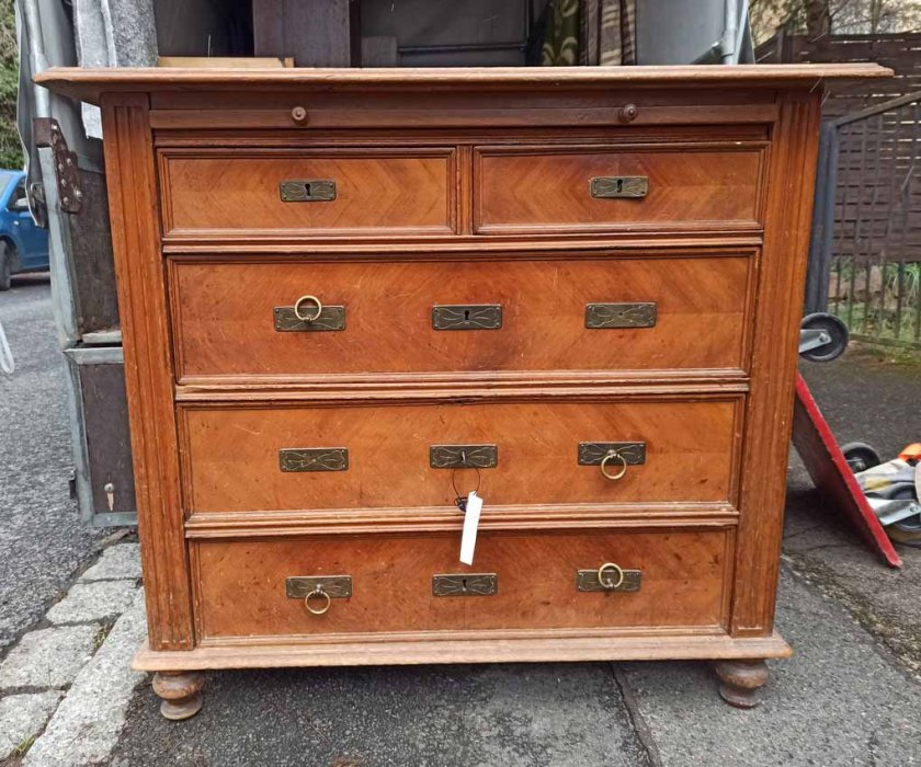 kommode-um-1900-unrestauriert