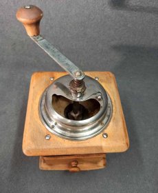 kaffeemuehle-holz-1920er-jahre.1