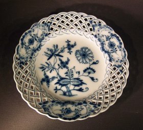 5-1-teller-meissen-um-1850-80-dessertteller-mit-flechtrand-zwiebelmuster.2