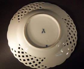 5-1-teller-meissen-um-1850-80-dessertteller-mit-flechtrand-zwiebelmuster.3