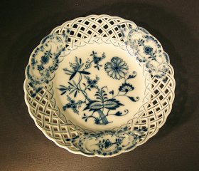 5-1-teller-meissen-um-1850-80-dessertteller-mit-flechtrand-zwiebelmuster.4