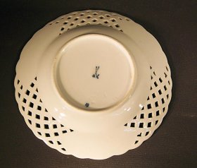 5-1-teller-meissen-um-1850-80-dessertteller-mit-flechtrand-zwiebelmuster.7