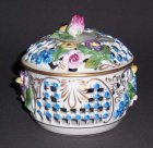 gitterdose-mit-blueten-saechsischen-porzellanmanufaktur-dresden-potschappel.2