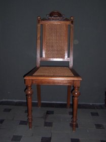 gruenderzeitstuhl-um-1880-mit-krone.2