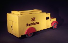 holz-grosses-postauto-50er-60er-jahre.9