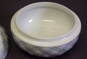 meissen-deckeldose-bonboniere-weiss.4