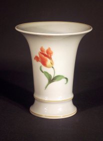 meissen-kleine-vase-mit-blumenmalerei.2