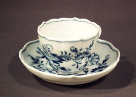 meissen-mokkatasse-um-1880-2von2