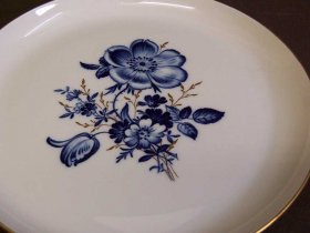 meissen-wandteller-blaue-blumen-mit-gold.2