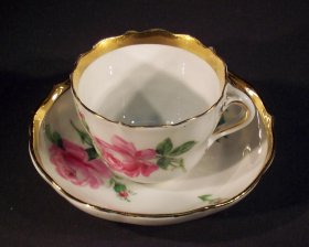 mokkatasse-meissen-rote-rose-mit-goldrand-knaufzeit.2