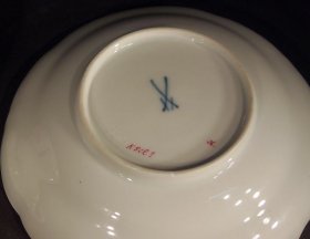 tasse-meissen-drachenmuster-purpur.6