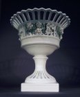 grosse-jardiniere-saechsische-porzellanmanufaktur-dresden.9