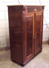 jugendstil-vertiko-kleiner-schrank-nussbaum.1