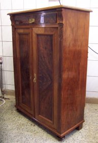 jugendstil-vertiko-kleiner-schrank-nussbaum.2