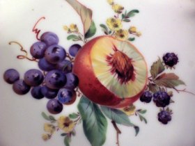 meissen-blattschale-mit-obstmalerei.1