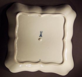 meissen-schale-fein-gemalte-blumen-reliefrand-und-gold.6