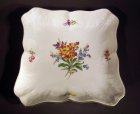 meissen-schale-fein-gemalte-blumen-reliefrand-und-gold