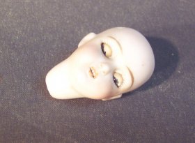 puppen-porzellankopf-3-5-cm-blaue-schlafaugen-zaehne-um-1880-1900.2