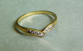ring-gold-333-9-kleine-steine.1