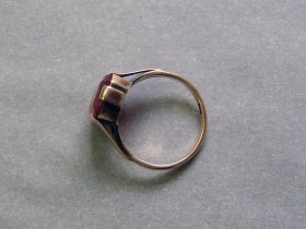 ring-gold-333-mit-rotem-stein.4