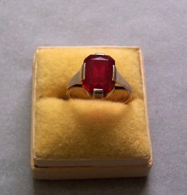 ring-gold-333-mit-rotem-stein.7