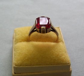 ring-gold-333-mit-rotem-stein.8