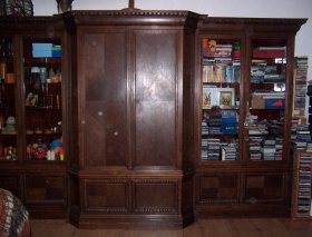 seltener-grosser-buecherschrank.1