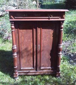vertiko-mit-saeulen-nussbaum-gruenderzeit-um-1880.2