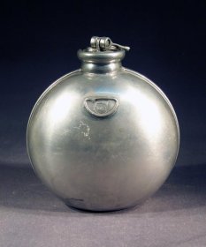 alte-zinnflasche-feldflasche