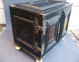 barock-kabinettschraenkchen-um-1700.7