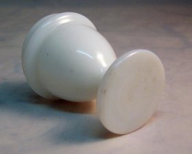 eierbecher-um-1850-milchglas.4