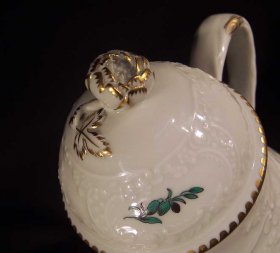 kanne-meissen-kupfergruen-u-gold-neumarseille.9