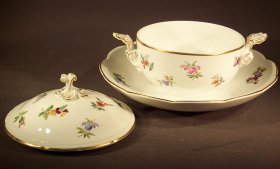 meissen-kleine-terrine-deckelschale-mit-teller.7