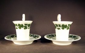 meissen-weinlaub-zwei-tassen-mit-schwanenhenkel.1