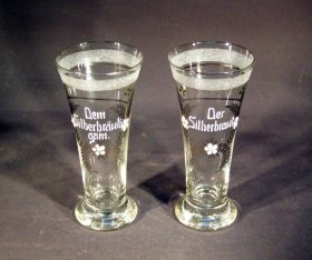 silberhochzeit-zwei-glaeser-der-silberbraut-dem-silberbraeutigam-emaillemalerei.1