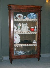 vitrine-neoklassizistisch-um-1900.3