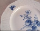 meissen-4-teller-blaue-blumen-mit-insekten-altozier-flechtrand.7