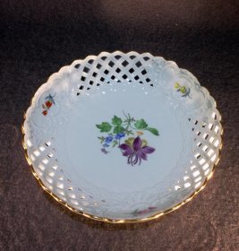 meissen-schale-blumenmalerei-und-gold-flechtrand.1