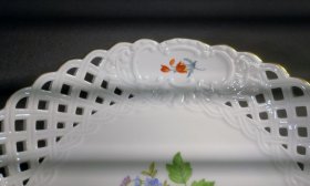 meissen-schale-blumenmalerei-und-gold-flechtrand.4