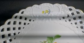 meissen-schale-blumenmalerei-und-gold-flechtrand.5