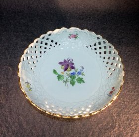 meissen-schale-blumenmalerei-und-gold-flechtrand