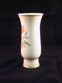 meissen-vase-mit-blumenmalerei.1