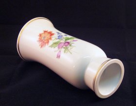 meissen-vase-mit-blumenmalerei.5