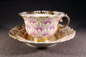 meissen-tasse-prunktasse-um-1820-biedermeier-relief-rosa-gold-1-wahl.2