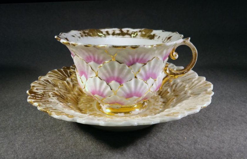 meissen-tasse-prunktasse-um-1820-biedermeier-relief-rosa-gold-1-wahl