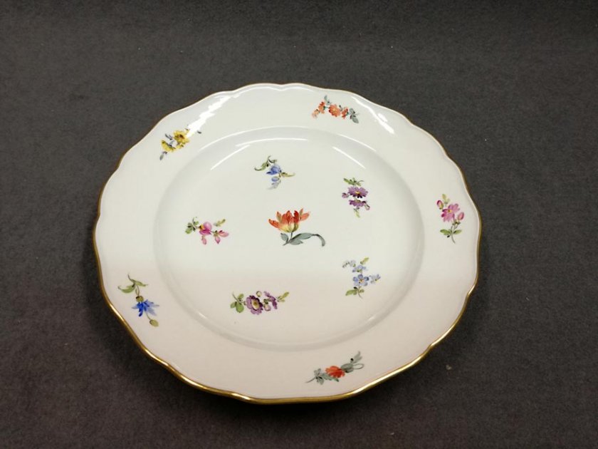 meissen-teller-streubluemchen-u-gold-knaufzeit-1-wahl-d-ca-24-cm